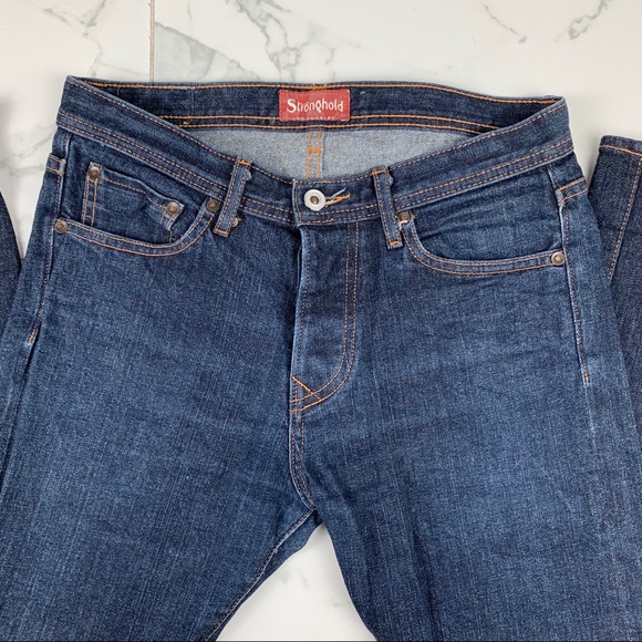 The Stronghold Men’s 30 - Picture 6 of 7